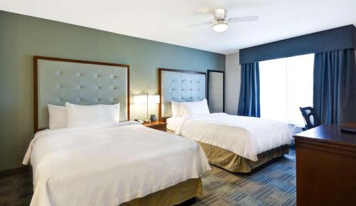 One-Bedroom Queen Suite with Two Queen Beds