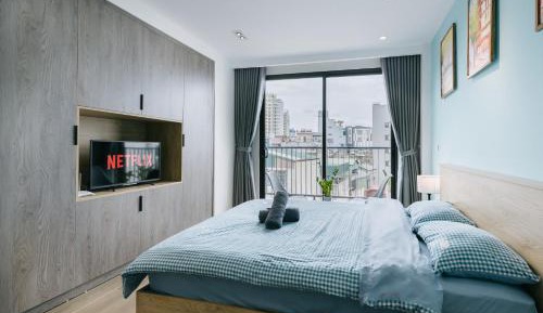 Apartment with Lake View