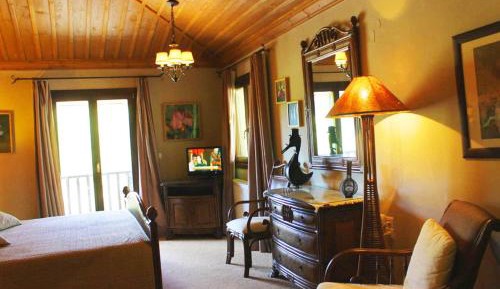 Double Deluxe Room with Mountain View