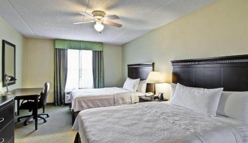 One-Bedroom Suite with Two Queen Beds - Disability Access/Non-Smoking 