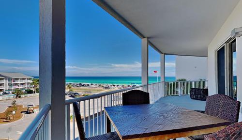 Three-Bedroom Apartment with Ocean View