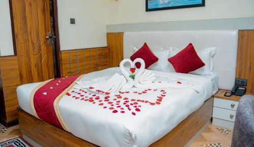 Deluxe Queen Room