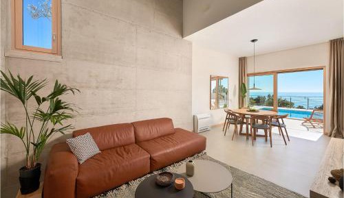 Three-Bedroom Holiday Home 