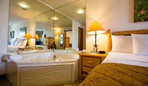 King Suite with Spa Bath