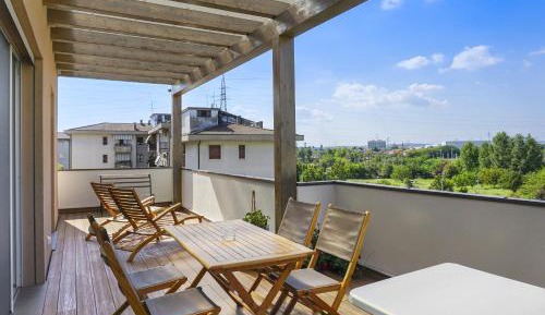 Deluxe Two-Bedroom Apartment with Garden View