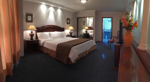 Executive Queen Room