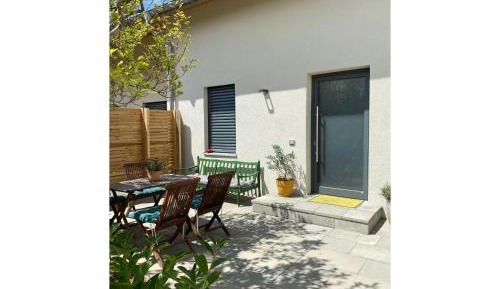 Superior One-Bedroom Apartment