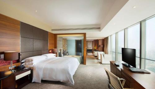 King Hilton Executive Plus Room with Lounge Access