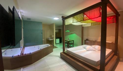 Deluxe Suite with Spa Bath