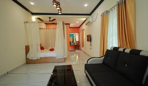 Queen Room with Pool View