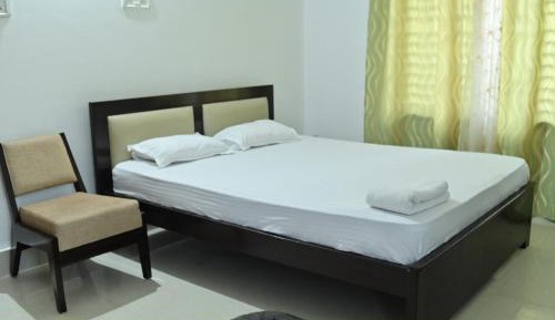 Deluxe Room (2 Adults + 1 Child)