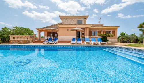 Villa with Garden View