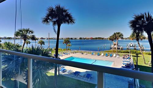 One-Bedroom Apartment with Ocean View