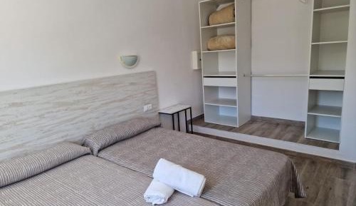 Apartment with Mountain View