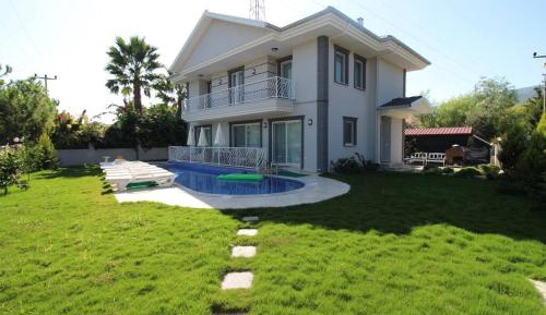 Villa with Garden View