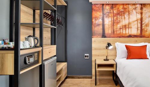 Guest Room, 1 King
