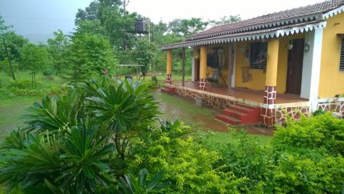 Double or Twin Room with Mountain View