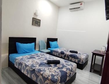Twin Room with Bathroom