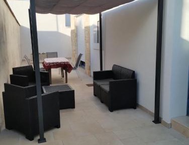 Deluxe One-Bedroom Apartment