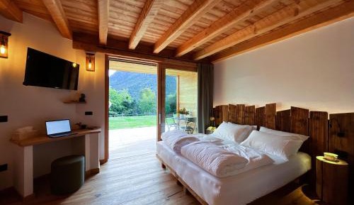 Triple Room with Mountain View