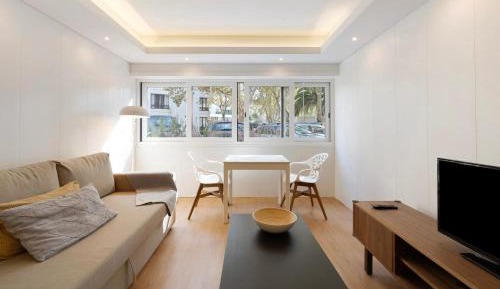 Superior One-Bedroom Apartment
