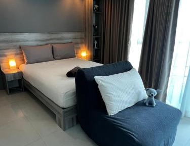 Studio Apartment with Sea View