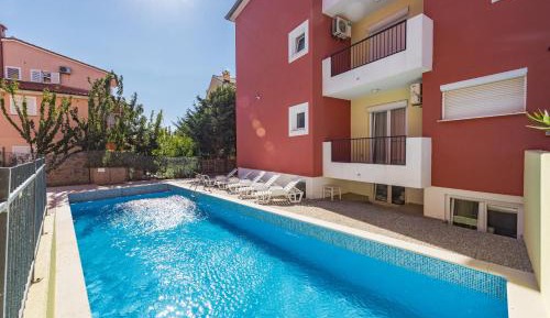 One-Bedroom Apartment with Balcony (5 people)