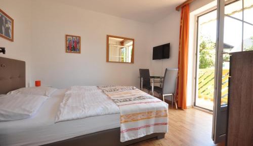 Studio with Balcony ca. 30 square yard