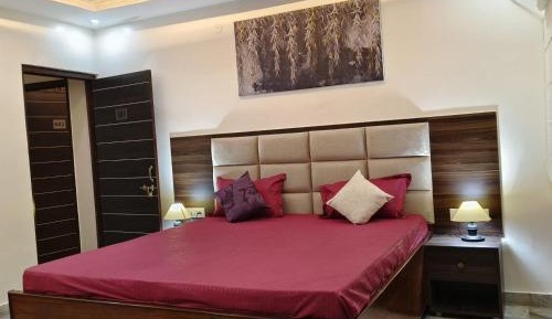 Double Room with Private Bathroom