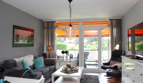 One-Bedroom Apartment with Balcony