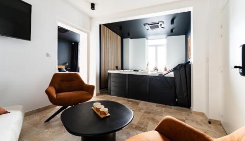 Suite with Hot Tub