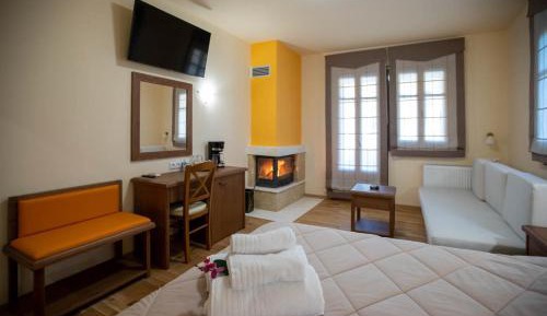 Triple Room with Mountain View