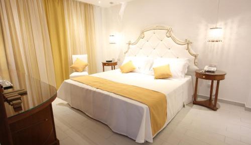 Junior Suite with Balcony and Jacuzzi
