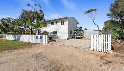 Five-Bedroom Holiday Home