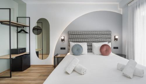 Junior Suite with Garden View