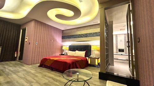 Standard King Room (Check-in after 18:00)