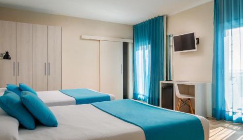 Quadruple Room (4 Adults)