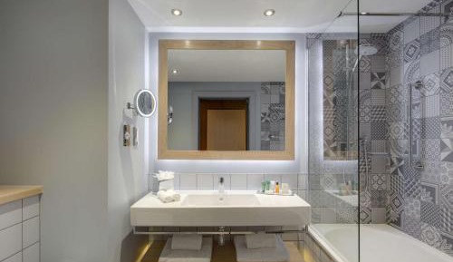 King Guest Room