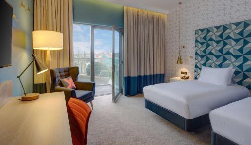 Twin Guest Room with Balcony
