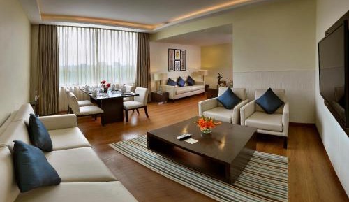 1 Bedroom Executive Suite with one way Airport transfer 