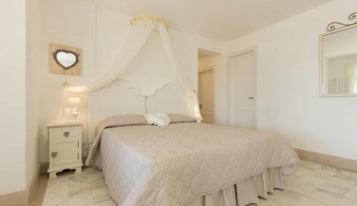 Deluxe Double Room with Balcony and Sea View