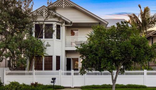 Seven-Bedroom House
