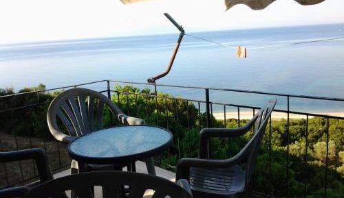 One-Bedroom Apartment with Sea View