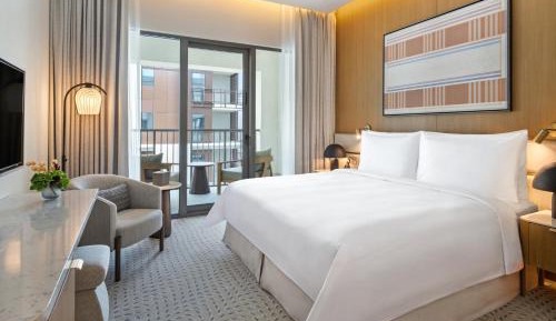 Deluxe Room King