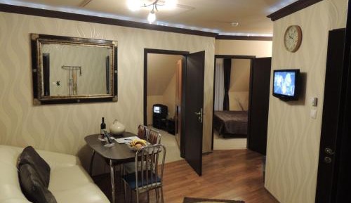Luxury Suite
