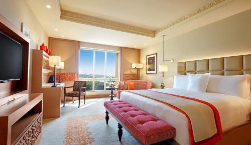 Towers - Club Lounge Access