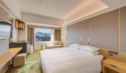 Standard King Room - Non-Smoking 