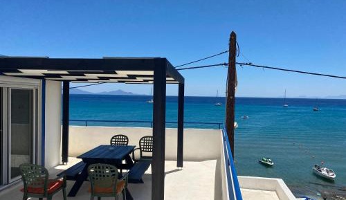 One-Bedroom Apartment with Sea View (4 Adults) - Top Floor