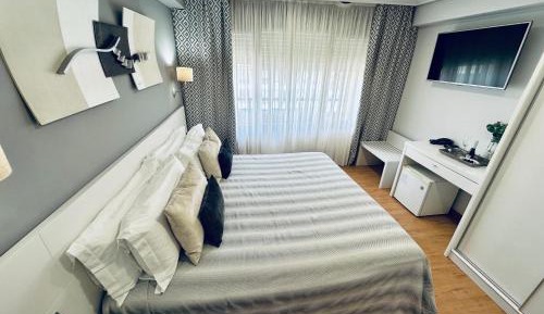 Double or Twin Room with Side Sea View