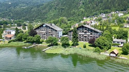 Apartment with Lake View